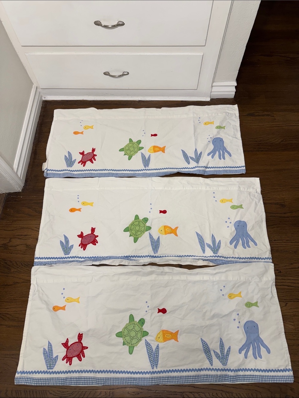 Pottery Barn Kids White Nautical Appliqué Valance with Sea Creatures (Set of 3)